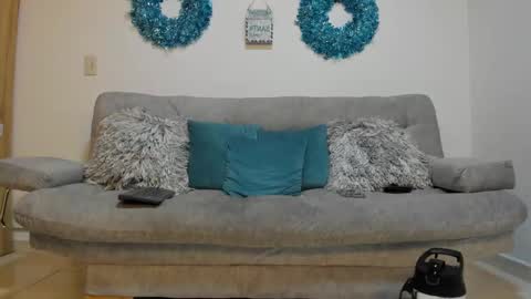 julian_wallace online show from January 14, 2025, 12:43 am