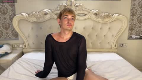 Snapshot of julian_win chatting on August 7, 2026, 10:23 pm Eren online show from August 7, 2026, 10:23 pm
