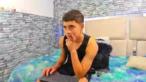 julian online show from October 16, 2025, 3:46 pm