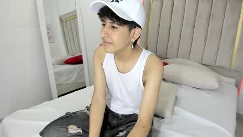 Snapshot of julian_xp chatting on February 6, 2026, 8:01 pm Julian online show from February 6, 2026, 8:01 pm