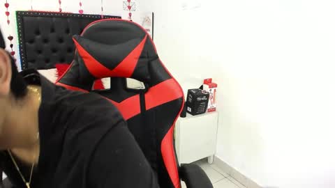 Snapshot of julian_xp chatting on February 21, 2026, 10:22 pm Julian online show from February 21, 2026, 10:22 pm