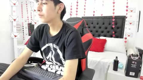 Snapshot of julian_xp chatting on February 26, 2026, 9:14 pm Julian online show from February 26, 2026, 9:14 pm