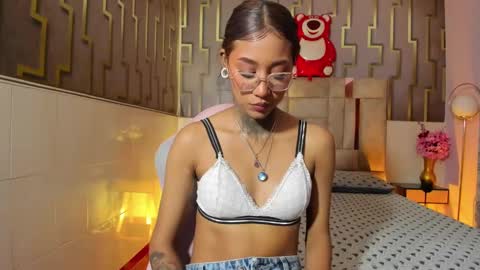 Snapshot of juliana_galia chatting on February 1, 2025, 6:08 pm JULIANA online show from February 1, 2025, 6:08 pm