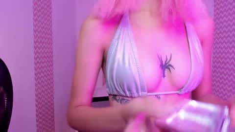 juliana online show from October 13, 2025, 12:38 pm