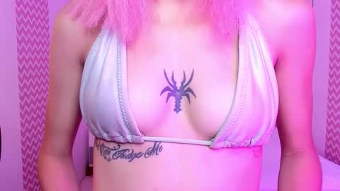 juliana online show from October 31, 2025, 1:45 pm