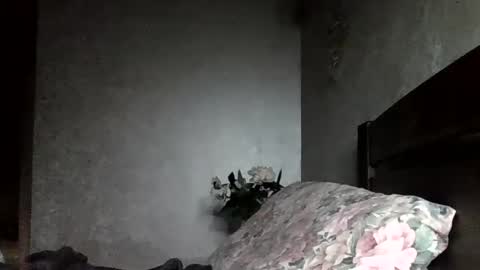 julianagold1 online show from June 24, 2026, 9:36 pm