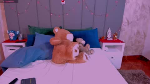 Snapshot of julianamiller chatting on January 3, 2025, 4:22 am juli online show from January 3, 2025, 4:22 am