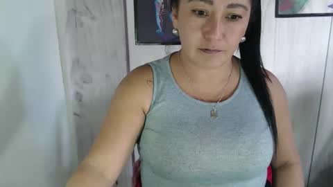 julianawet_25 online show from January 16, 2026, 8:24 pm