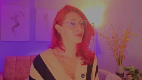 Juliana online show from December 1, 2025, 3:44 am