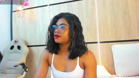 Snapshot of julianna_smith chatting on January 23, 2025, 2:44 am ANDREA online show from January 23, 2025, 2:44 am