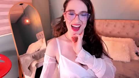 Julianne online show from September 26, 2025, 4:38 am