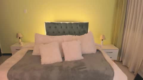 Julianne online show from November 2, 2025, 12:13 am