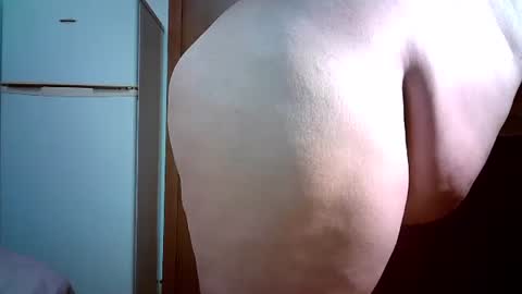 Snapshot of julianoparno chatting on May 13, 2026, 4:32 am Juliano online show from May 13, 2026, 4:32 am