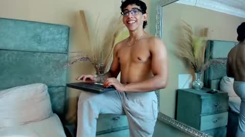 Snapshot of julianrouss chatting on July 2, 2026, 8:37 pm Julian online show from July 2, 2026, 8:37 pm