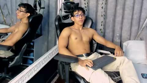 Snapshot of julianrouss chatting on July 6, 2026, 8:11 pm Julian online show from July 6, 2026, 8:11 pm