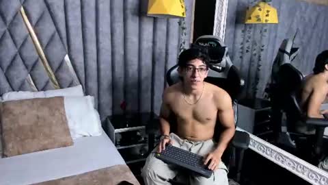 Snapshot of julianrouss chatting on July 21, 2026, 9:06 pm Julian online show from July 21, 2026, 9:06 pm