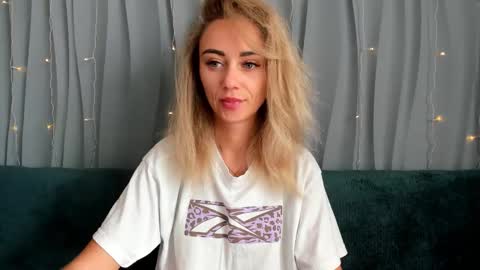 Yulya online show from September 25, 2025, 3:10 am