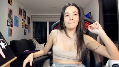 Jeimy Help me to reach 100 thumbs up online show from January 18, 2025, 4:04 am