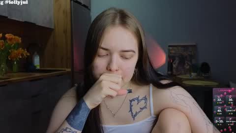 julidropp online show from March 12, 2025, 11:22 pm