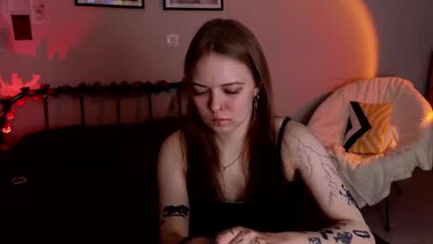 julidropp online show from April 14, 2026, 8:04 pm