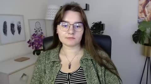 Julie online show from September 15, 2025, 12:38 pm