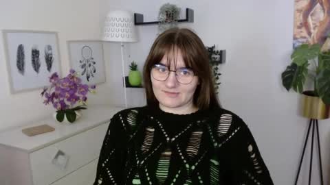 Julie online show from October 15, 2025, 1:44 pm