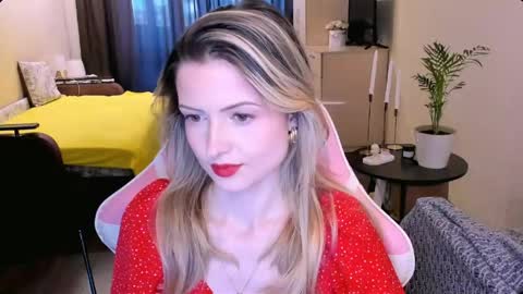 Snapshot of julie_flores chatting on April 25, 2026, 2:14 pm Julie online show from April 25, 2026, 2:14 pm