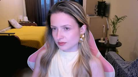 Snapshot of julie_flores chatting on May 22, 2026, 3:06 pm Julie online show from May 22, 2026, 3:06 pm