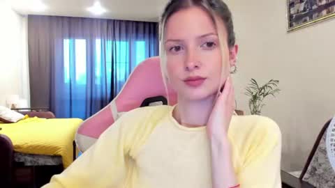 Snapshot of julie_flores chatting on June 12, 2026, 2:38 pm Julie online show from June 12, 2026, 2:38 pm