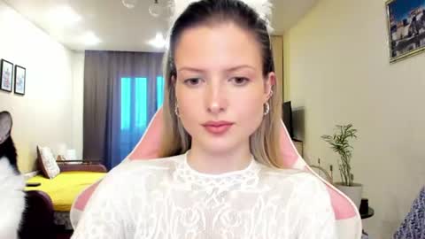 Snapshot of julie_flores chatting on June 18, 2026, 2:32 pm Julie online show from June 18, 2026, 2:32 pm