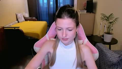 Snapshot of julie_flores chatting on July 3, 2026, 1:50 pm Julie online show from July 3, 2026, 1:50 pm