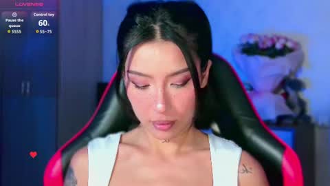 julie_turner_ online show from June 30, 2026, 1:12 pm