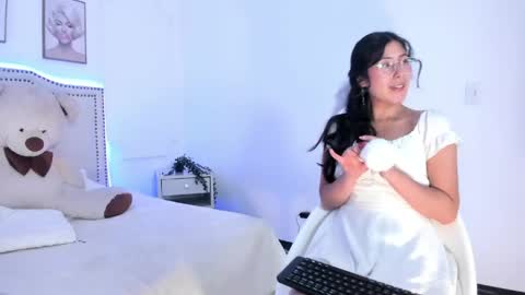 Snapshot of juliee_ross chatting on April 30, 2026, 12:44 pm juliee_ross online show from April 30, 2026, 12:44 pm