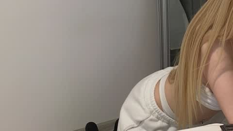 Julia online show from February 6, 2025, 12:00 am