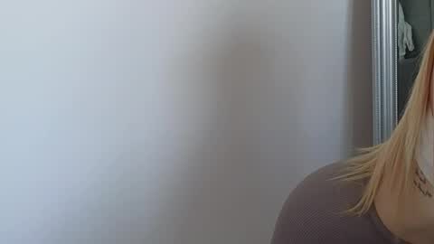 Julia online show from February 10, 2025, 1:55 pm