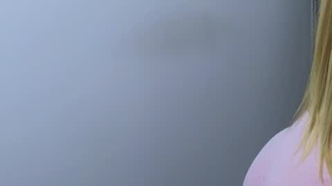 Julia online show from February 18, 2025, 8:47 pm