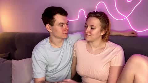 Julie and Thomas online show from October 13, 2025, 7:19 am