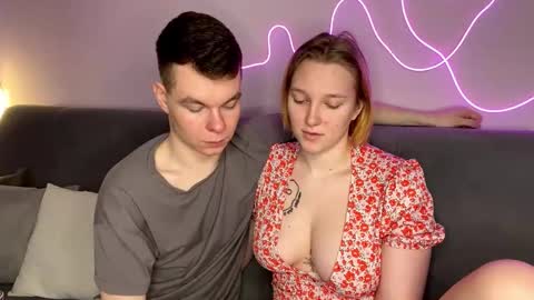 Julie and Thomas online show from November 6, 2025, 8:15 am