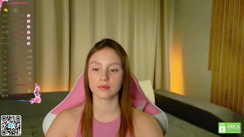 julieqt online show from December 3, 2025, 3:25 am