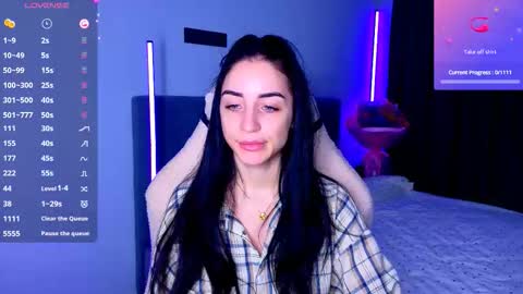 juliet_lu online show from March 18, 2026, 8:17 am