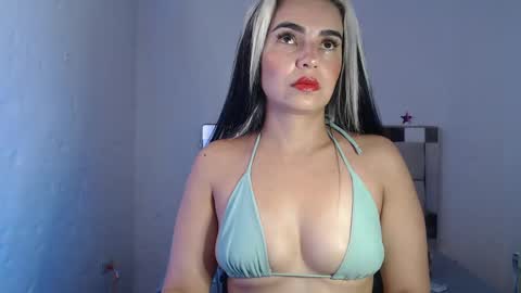 julieta__fox_ online show from January 6, 2025, 11:42 pm
