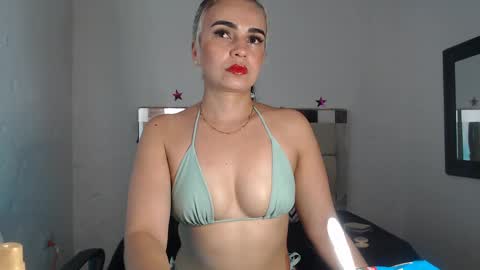 julieta__fox_ online show from January 13, 2025, 3:56 am