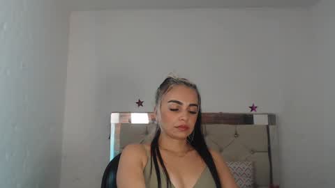 julieta__fox_ online show from January 14, 2025, 6:13 am