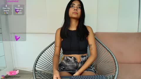 Juli online show from January 4, 2025, 7:23 pm