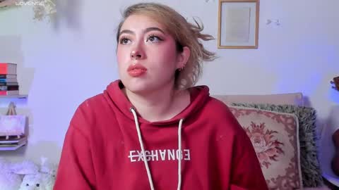 Juli  online show from April 12, 2026, 4:06 am