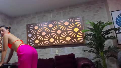 Julieta online show from September 18, 2025, 2:41 pm