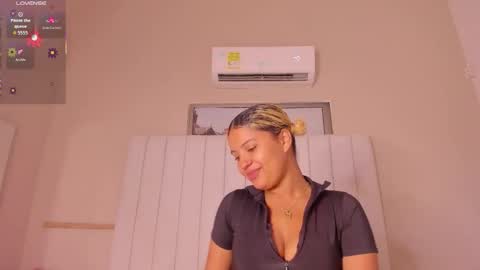 Julieta  IG juietaflower06 online show from November 14, 2025, 1:43 pm