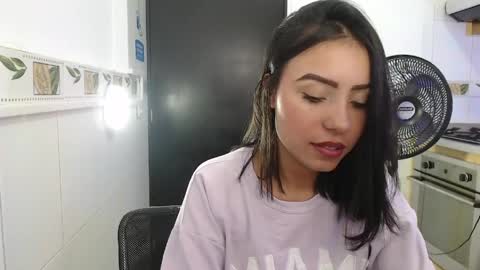 julieta_fn online show from April 6, 2026, 3:46 pm