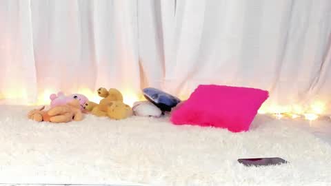 Julieta  online show from December 5, 2024, 3:15 am