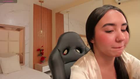     online show from October 11, 2025, 10:36 am